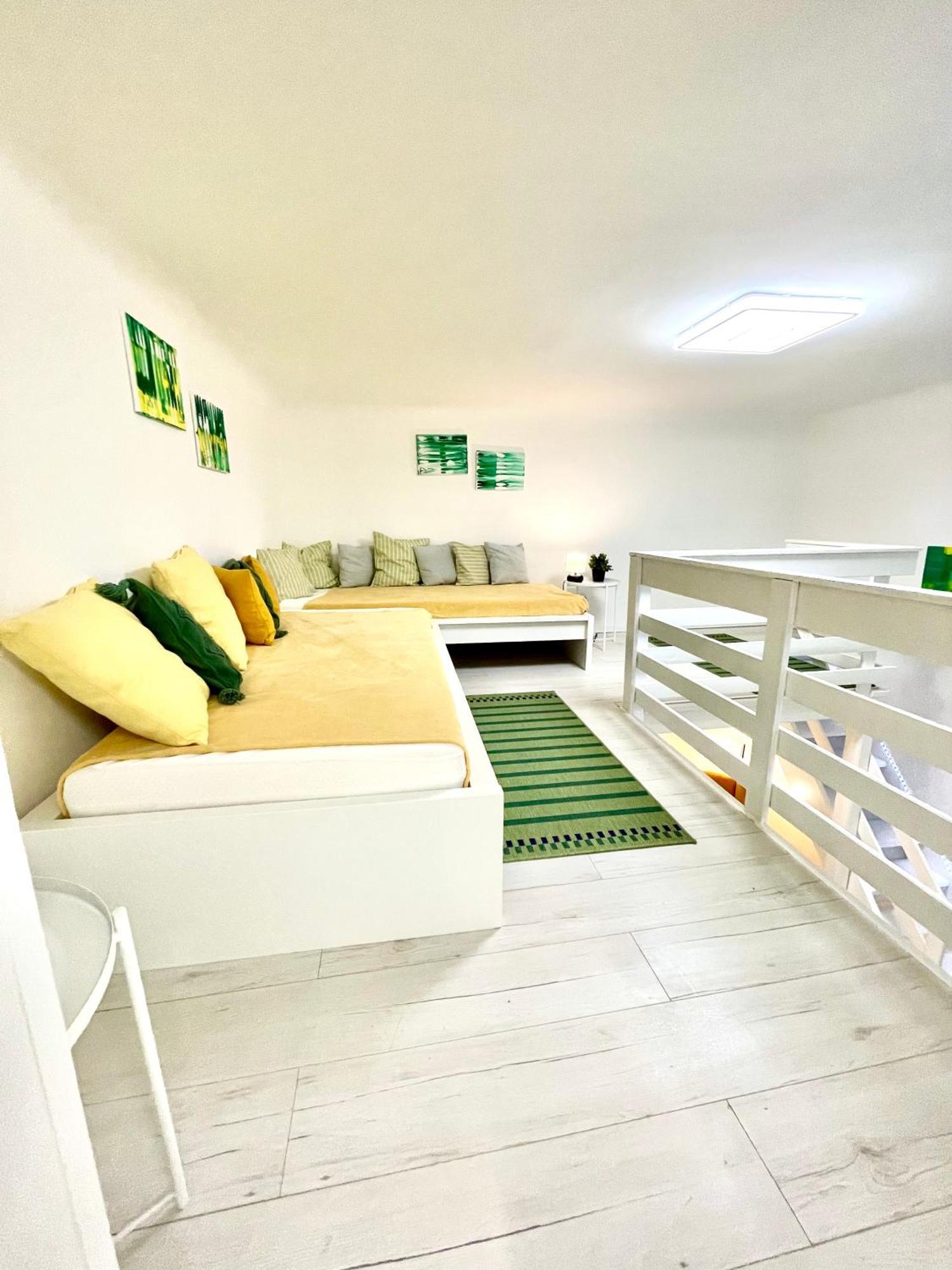 Teresian Near The Andrassy Street Free Air Conditioner Free Coffee Apartmán